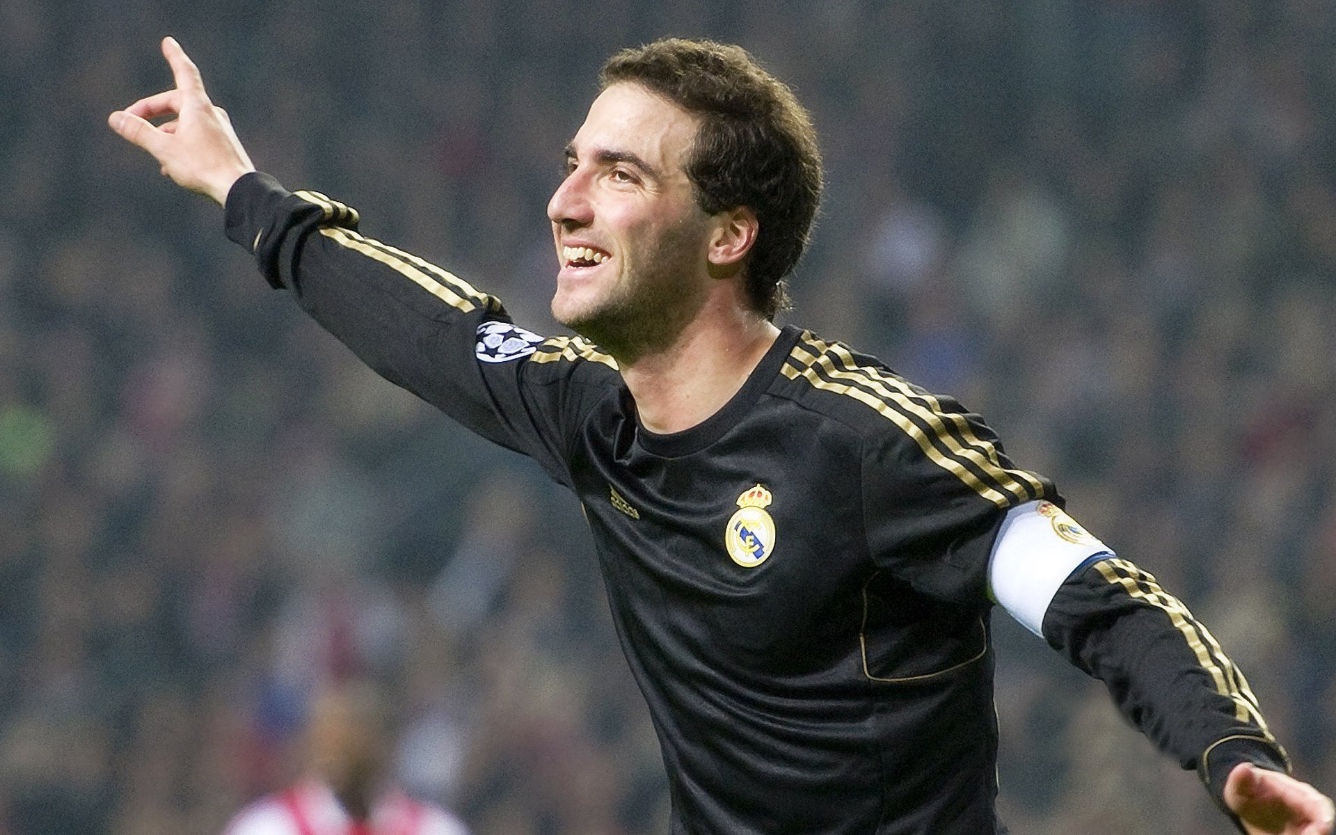 NBA季后赛最新形势：罗马高居榜首，多特蒙德强势追赶，冠军归属成迷